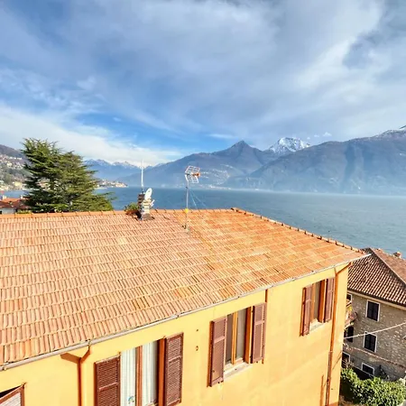 View Golden Triangle Аккуазериа